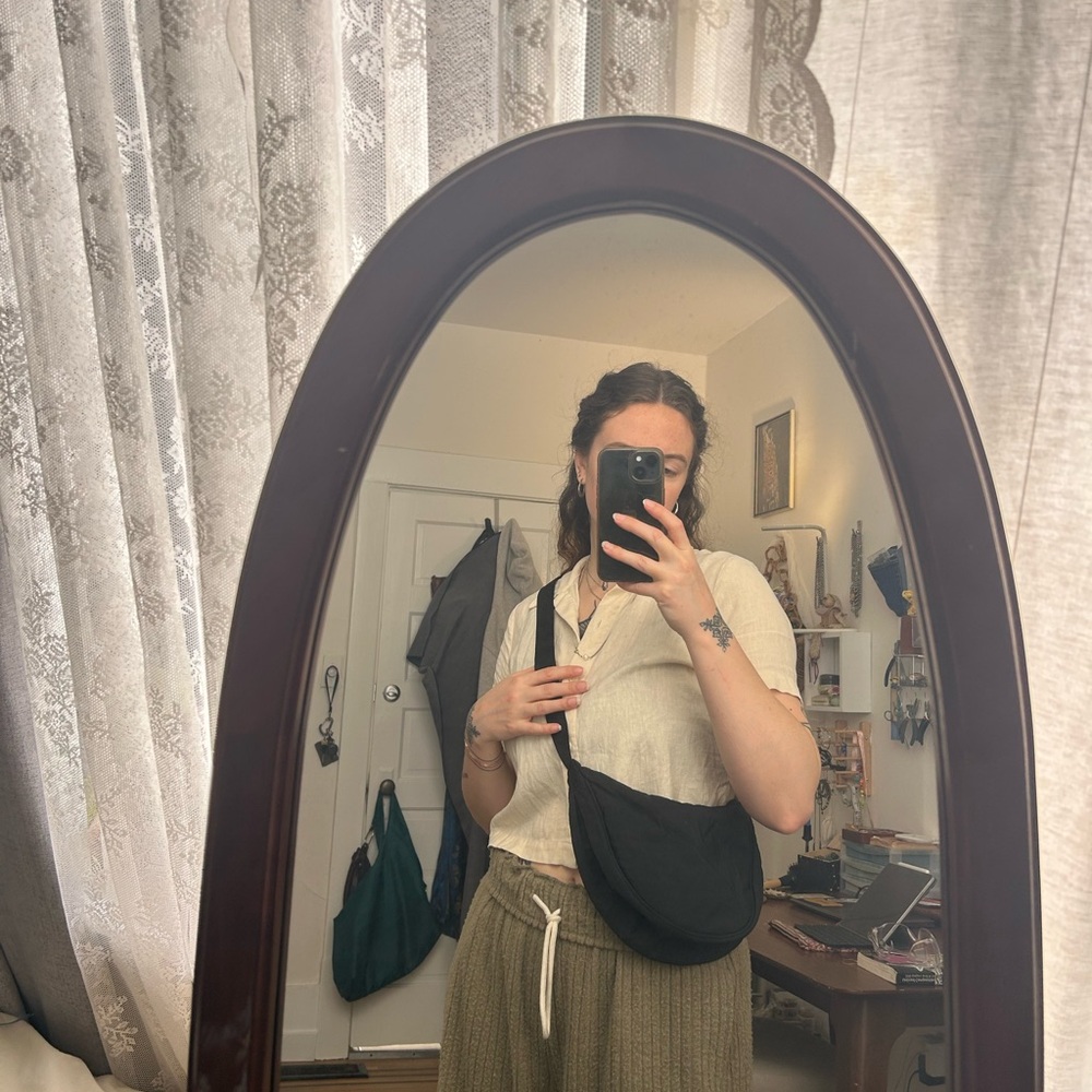 Uniqlo Round Mini Shoulder Bag